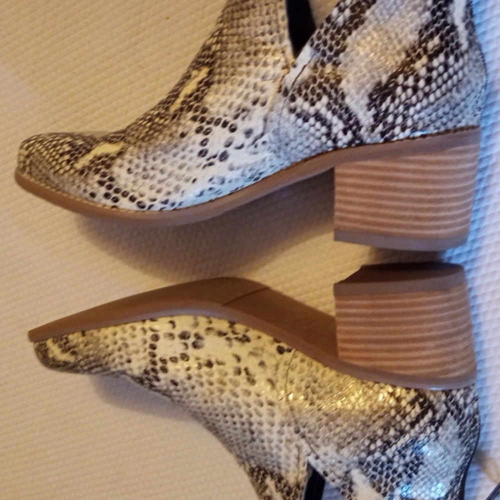 Blondo Ankle Boots 8 - Picture 4 of 8